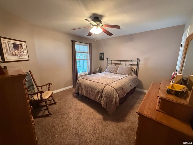 1116 DIXON Street, Washington, IL 61571