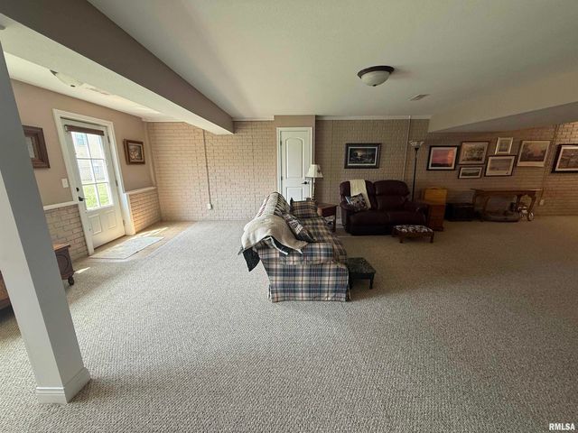 1116 DIXON Street, Washington, IL 61571