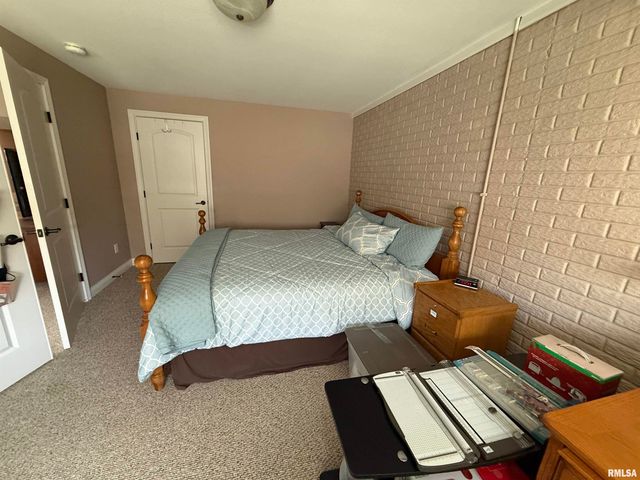 1116 DIXON Street, Washington, IL 61571