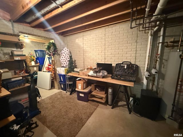 1116 DIXON Street, Washington, IL 61571