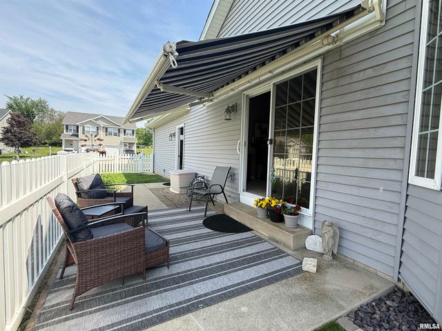1116 DIXON Street, Washington, IL 61571