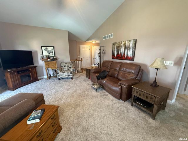 1116 DIXON Street, Washington, IL 61571