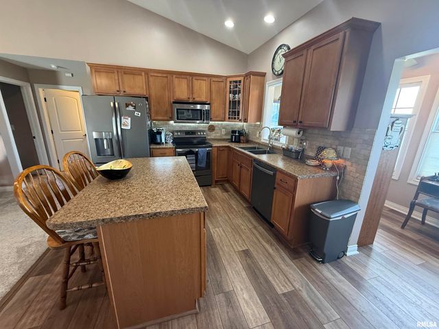 1116 DIXON Street, Washington, IL 61571