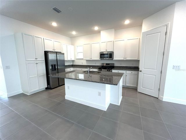 15125 BLUE PEACOCK LANE, Winter Garden, FL 34787