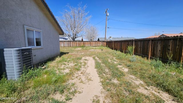 9113 Catalpa Avenue, California City, CA 93505