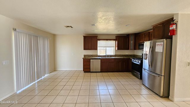 9113 Catalpa Avenue, California City, CA 93505