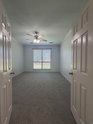 9013 Lag Tee Ct, Baton Rouge, LA 70810