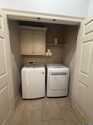 9013 Lag Tee Ct, Baton Rouge, LA 70810