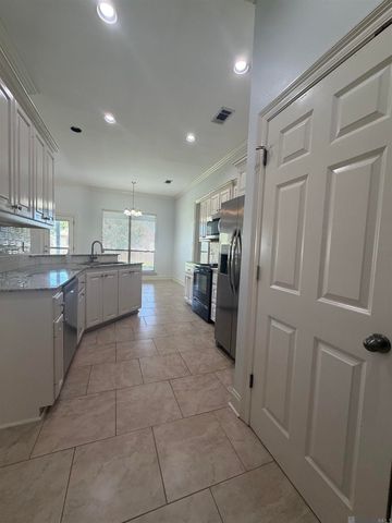 9013 Lag Tee Ct, Baton Rouge, LA 70810