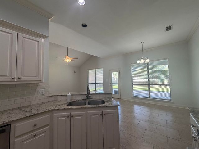 9013 Lag Tee Ct, Baton Rouge, LA 70810