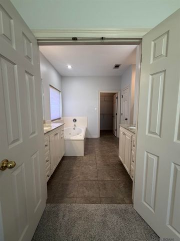 9013 Lag Tee Ct, Baton Rouge, LA 70810
