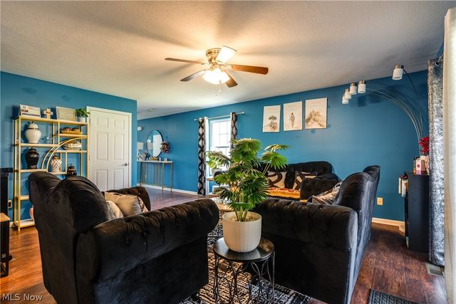 537 Magnolia Avenue, Cuyahoga Falls, OH 44221