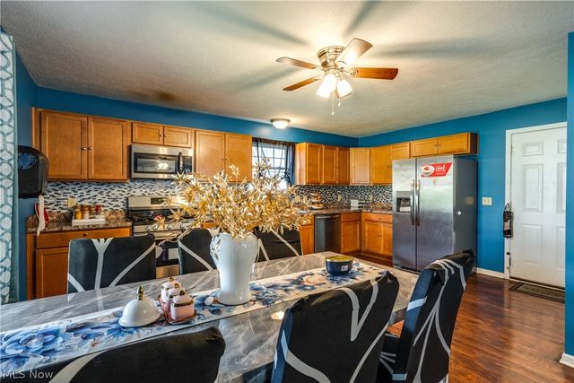 537 Magnolia Avenue, Cuyahoga Falls, OH 44221