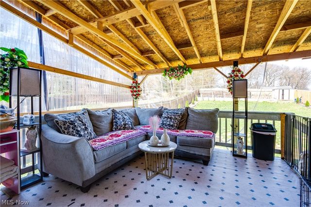 537 Magnolia Avenue, Cuyahoga Falls, OH 44221