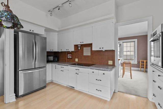 518 E SUMMER STREET, Appleton, WI 54911