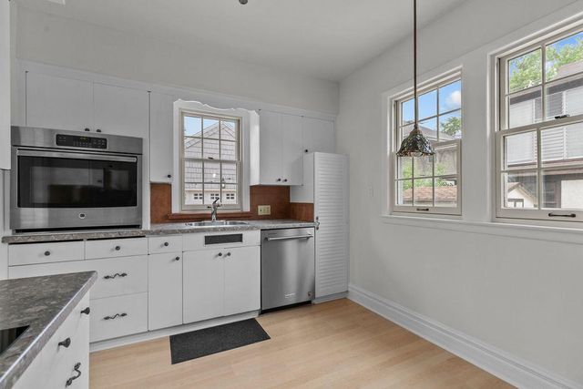 518 E SUMMER STREET, Appleton, WI 54911