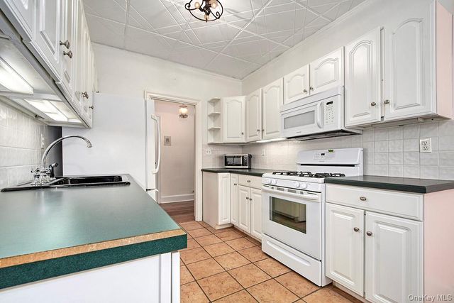 16 N Chatsworth Avenue 311, Larchmont, NY 10538