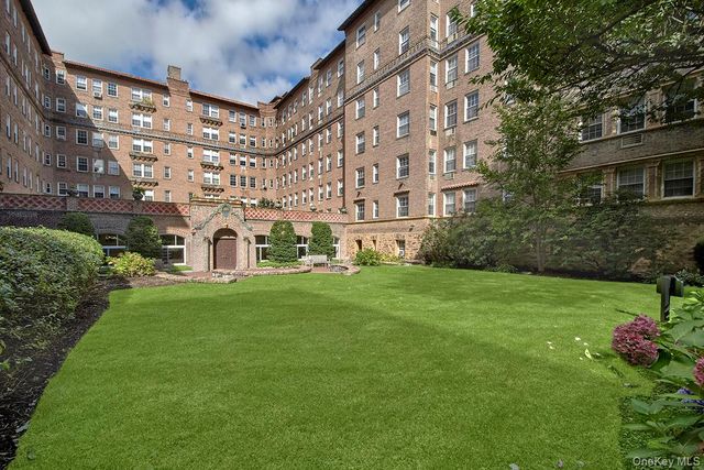 16 N Chatsworth Avenue 311, Larchmont, NY 10538