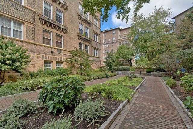 16 N Chatsworth Avenue 311, Larchmont, NY 10538
