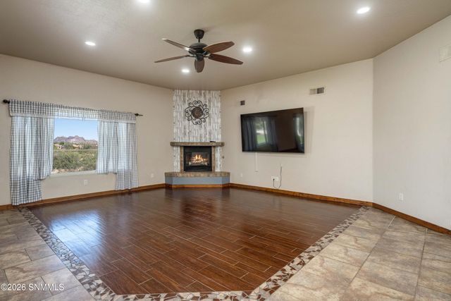 2599 Sandhill Road, Las Cruces, NM 88012