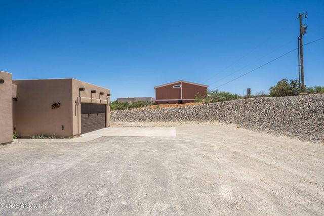 2599 Sandhill Road, Las Cruces, NM 88012