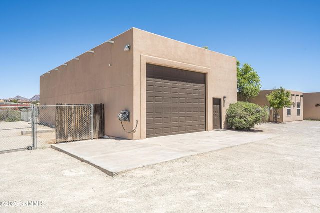 2599 Sandhill Road, Las Cruces, NM 88012