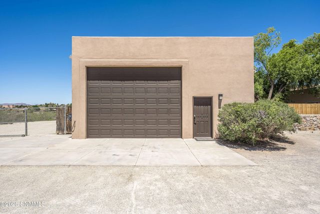 2599 Sandhill Road, Las Cruces, NM 88012