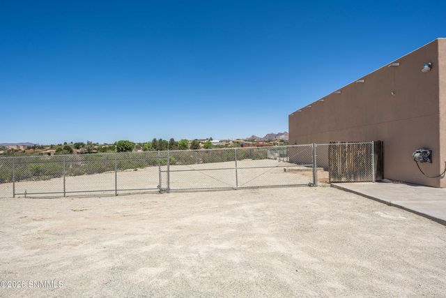 2599 Sandhill Road, Las Cruces, NM 88012