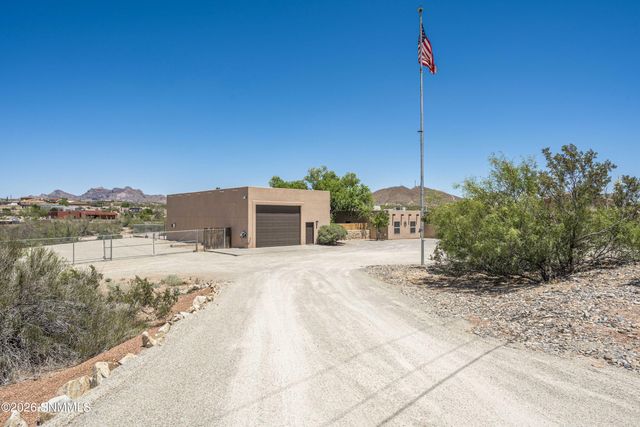 2599 Sandhill Road, Las Cruces, NM 88012