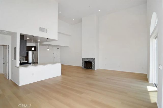 124 W Colorado 502, Glendale, CA 91204