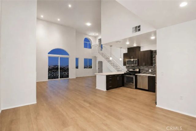124 W Colorado 502, Glendale, CA 91204