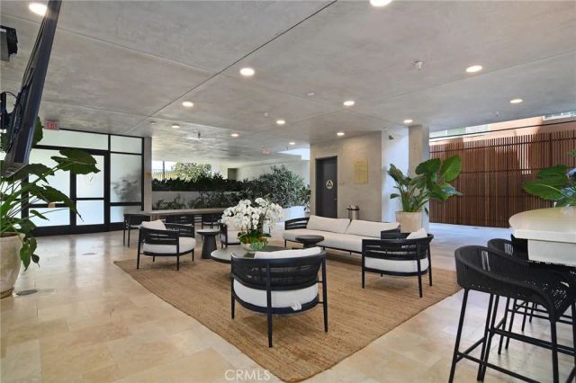 124 W Colorado 502, Glendale, CA 91204