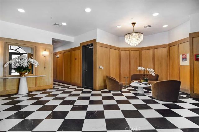 124 W Colorado 502, Glendale, CA 91204