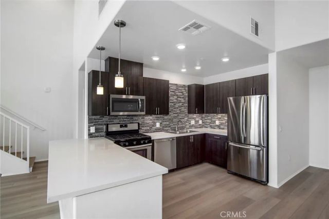 124 W Colorado 502, Glendale, CA 91204