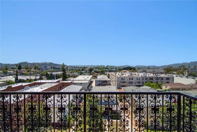 124 W Colorado 502, Glendale, CA 91204