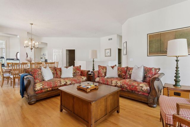 4555 Jewel Lane N, Plymouth, MN 55446