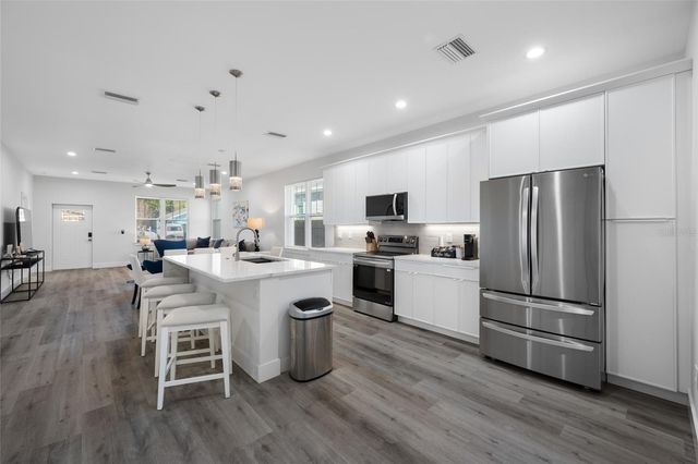 2150 43RD TERRACE N, St Petersburg, FL 33714