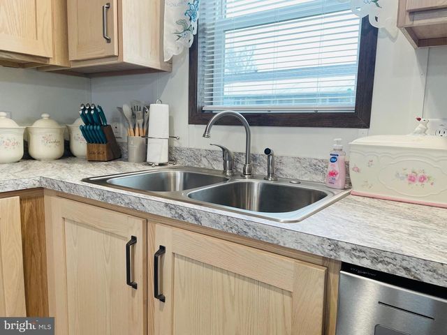 103 CARBRIDGE RD E, Stewartstown, PA 17363