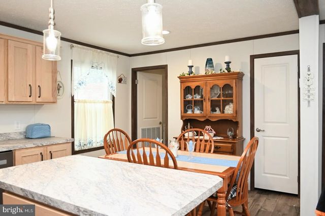 103 CARBRIDGE RD E, Stewartstown, PA 17363