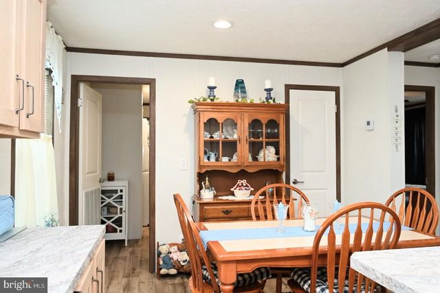 103 CARBRIDGE RD E, Stewartstown, PA 17363