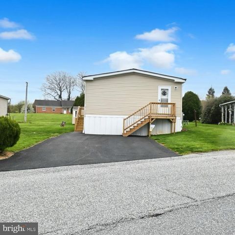 103 CARBRIDGE RD E, Stewartstown, PA 17363