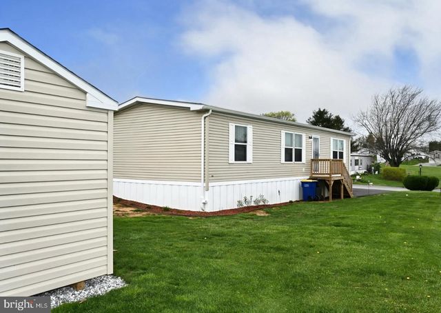 103 CARBRIDGE RD E, Stewartstown, PA 17363
