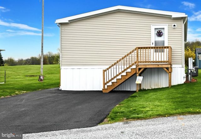 103 CARBRIDGE RD E, Stewartstown, PA 17363