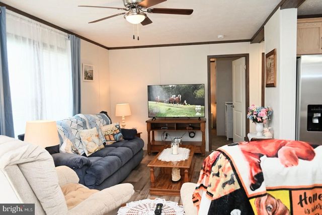 103 CARBRIDGE RD E, Stewartstown, PA 17363