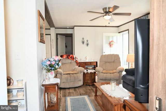 103 CARBRIDGE RD E, Stewartstown, PA 17363
