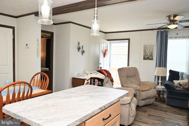 103 CARBRIDGE RD E, Stewartstown, PA 17363
