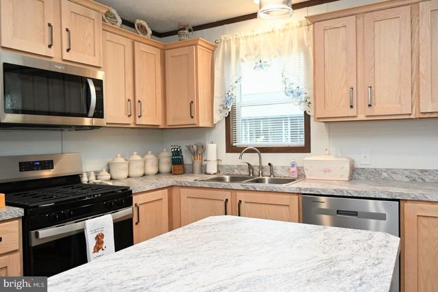 103 CARBRIDGE RD E, Stewartstown, PA 17363