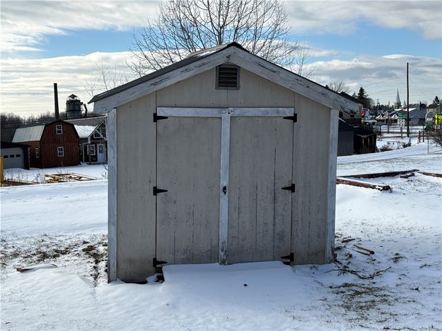 96 Yarnell Street, Kane Boro, PA 16735