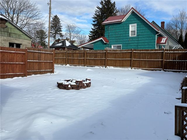 96 Yarnell Street, Kane Boro, PA 16735