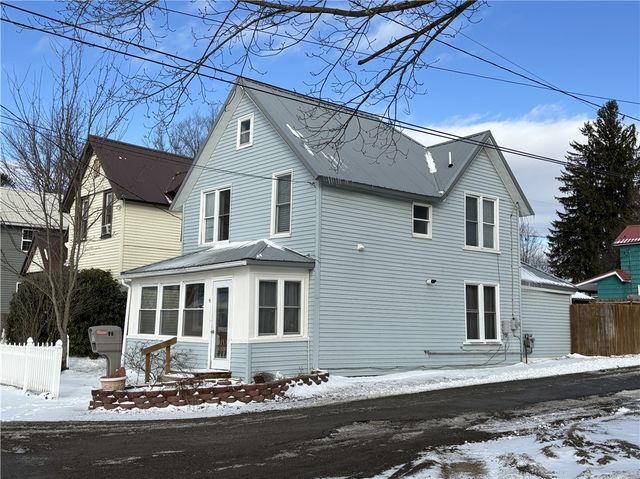 96 Yarnell Street, Kane Boro, PA 16735